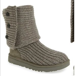 Grey knit sweater UGGS size 11